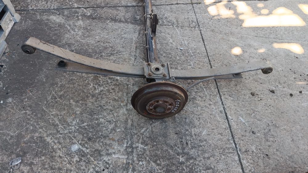 Eixo traseiro tambor VOLKSWAGEN Caddy II Kombi (9K9B)