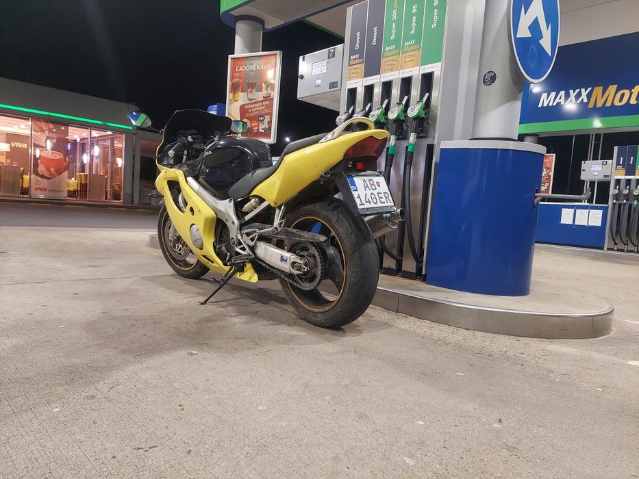 Запчастини на Honda cbr f4 хонду сбр 600 ф4