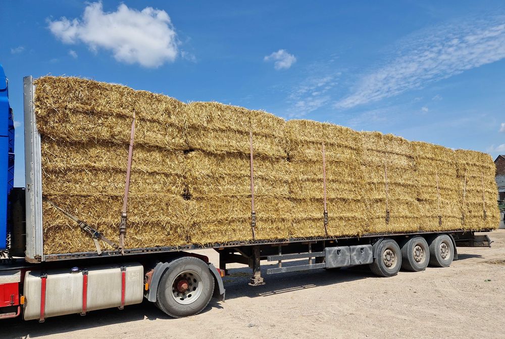 Sprzedam słomę kostki bele transport