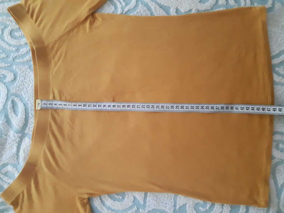 Блузка с открытими плечами