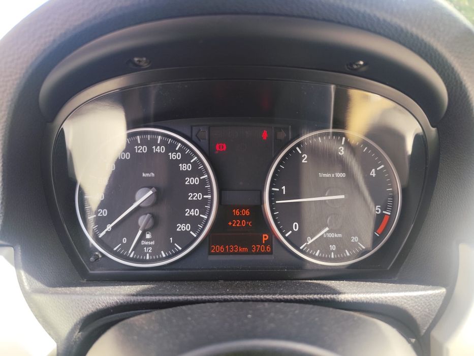 BMW 318 — fotografia 8