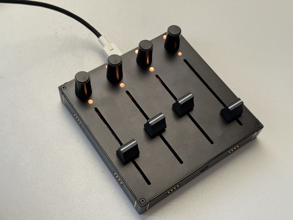 Intech Studio TEK2 EF44 BU16 midi kontroler