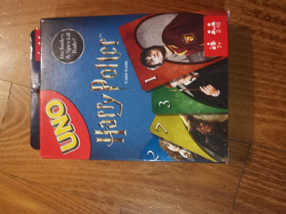 Uno Harry Potter card game