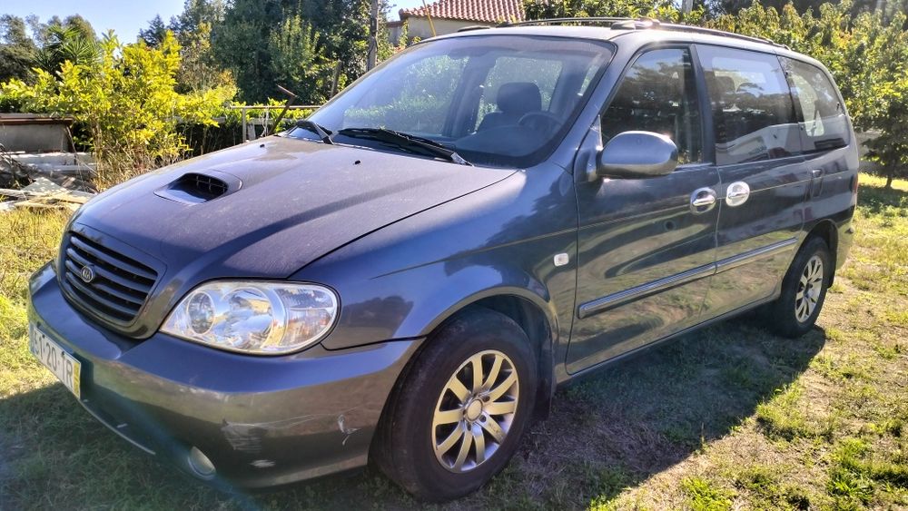Kia Carnival EX top