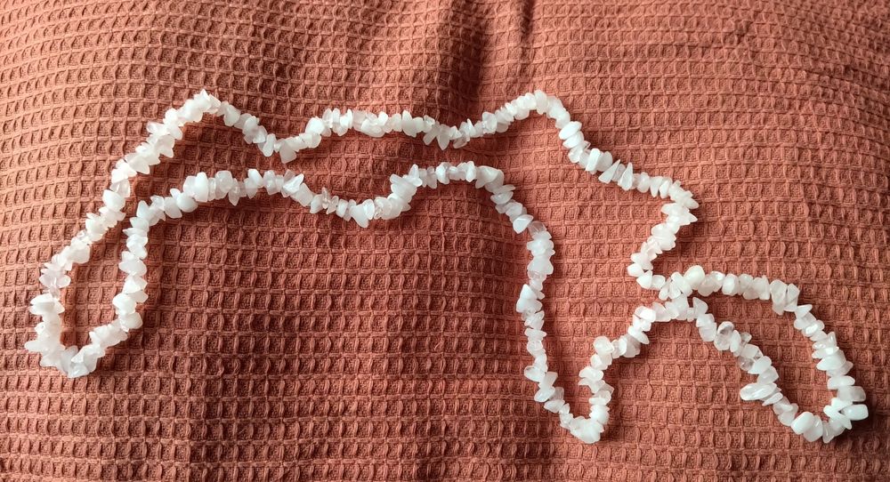 Colares de pedras naturais