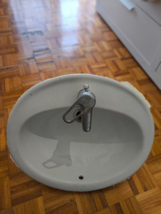 Lavatório de WC ROCA -  Com ou sem torneira