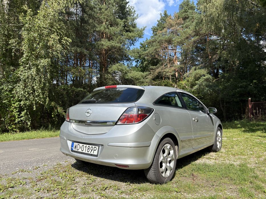 Opel Astra H GTC 1.4
