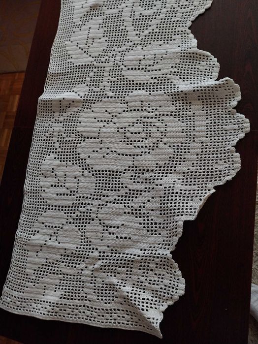 Dwie zazdroski na okno Haft szydełkowy  ecru.