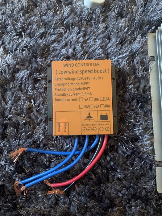 Selling wind turbine, with charge controller and inverter64171722109185123