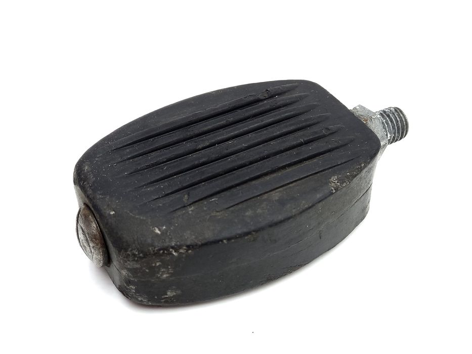 Lewy pedał gumowy ZZR Romet Bobo Żabka Diksi PRL dziecięce rowerki