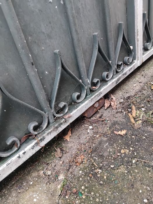 Portão de ferro de correr  em bom estado