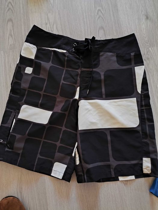 Conjunto de 3 elementos t-shirt Billabong+calções Ripcurl/tribord