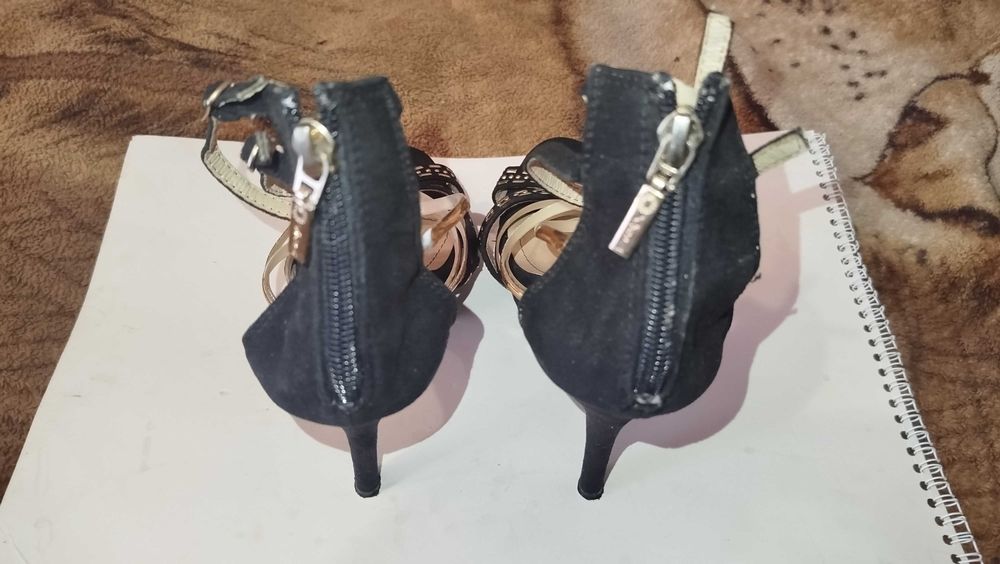 Босоніжки жіночі (38розмір)