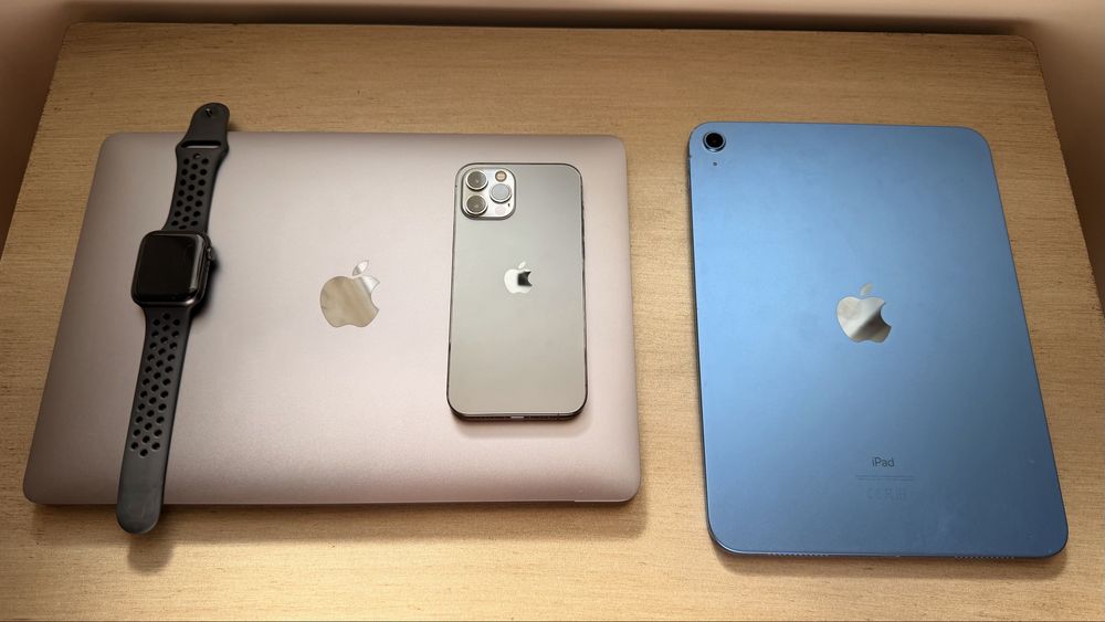 Iphone+ipad+macbook pro+Apple watch