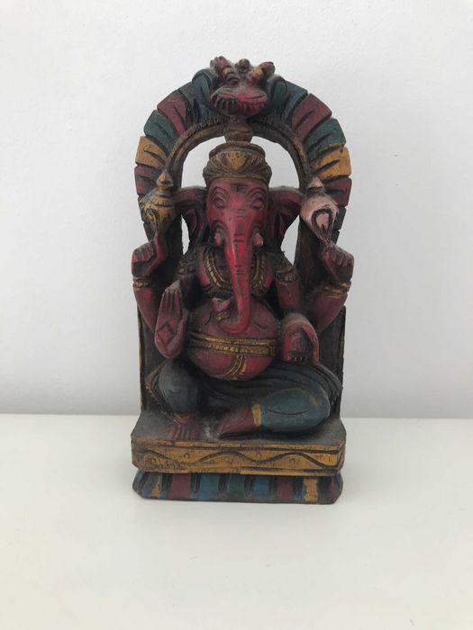 Estátua madeira esculpida pintada mão divindade hindu Ganesha