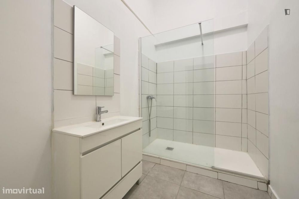 Quarto - localizado em Entrecampos Lisbon