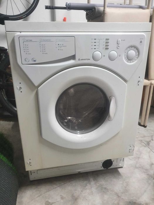 Máquina lavar e secar roupa Ariston