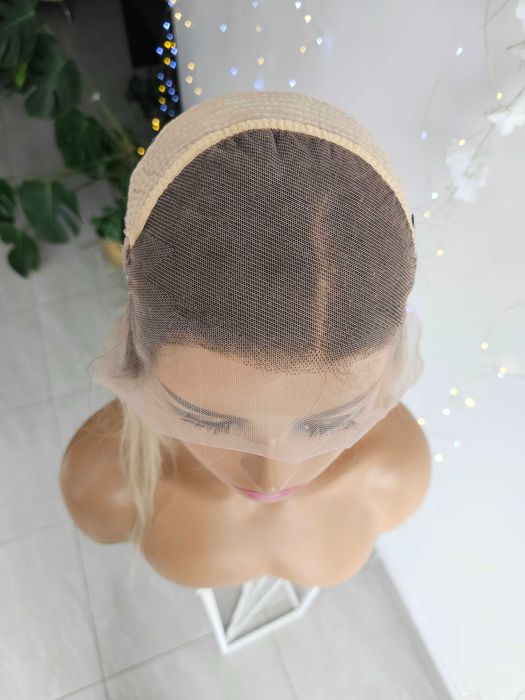 Peruka Gabi jasny chłodny blond z włosów naturalnych 45 cm