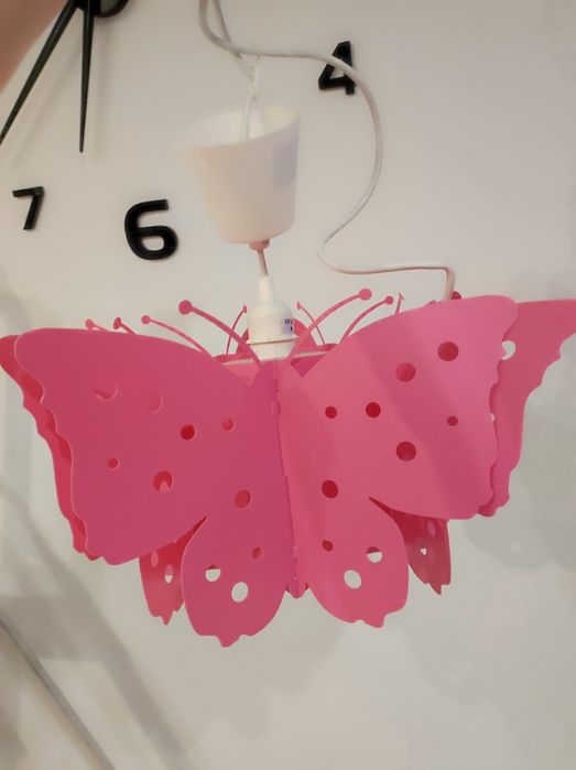 Lampa różowa dla dziewczynki-motyl