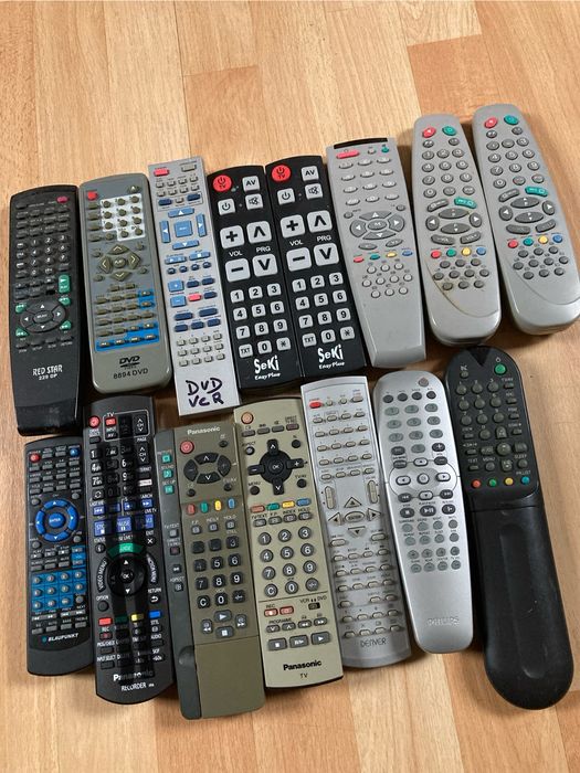 Piloty tv, dvd i inne (proszę czytaj opis)