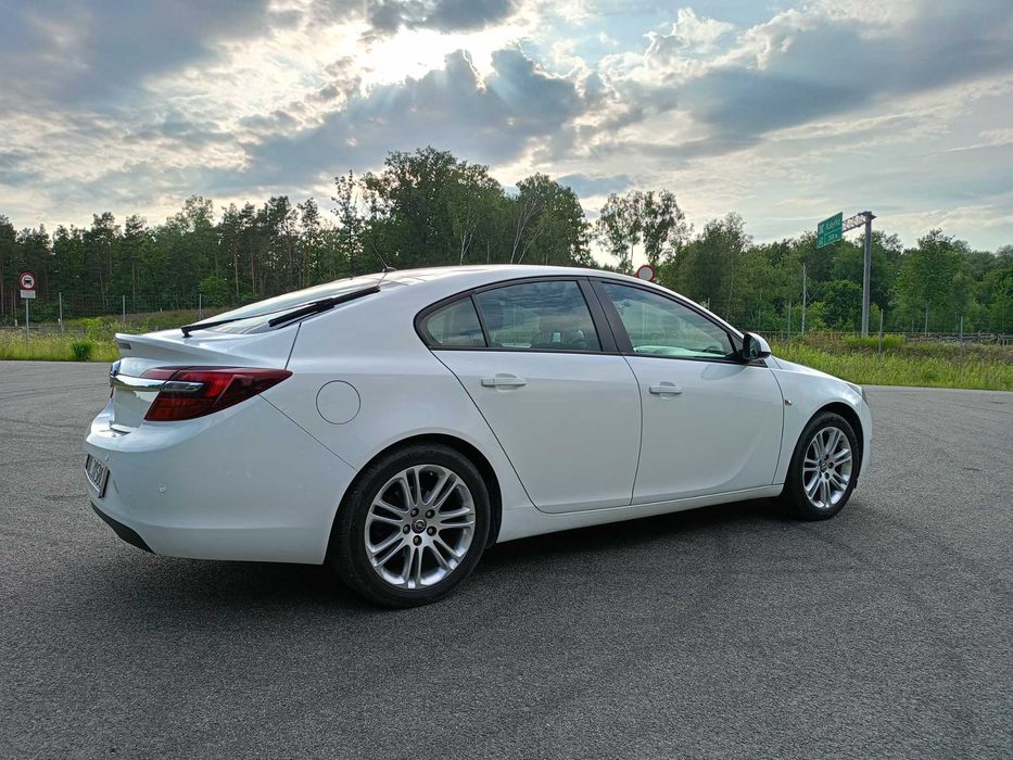 Opel Insignia 2014 z polskiego salonu