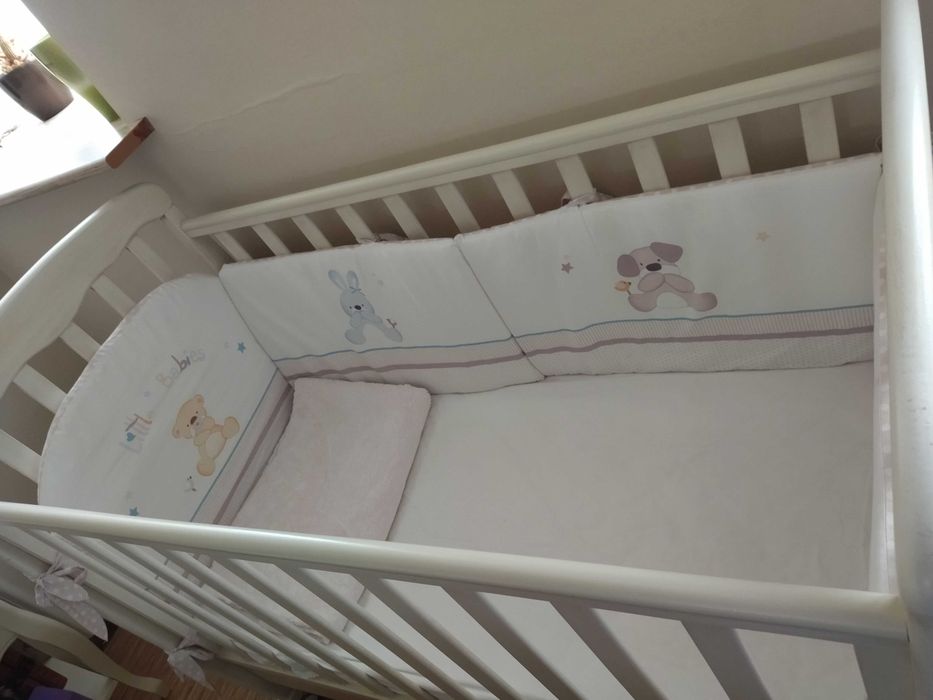 кровать из натурального дерева