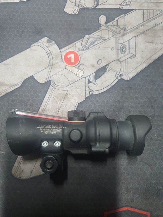 Acog NLAW на пікатінні