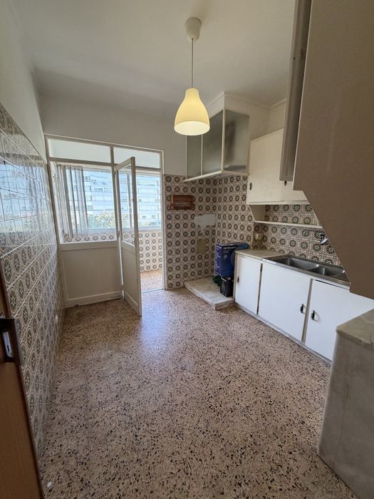 T3+1 c/2 casas de banho na Portela