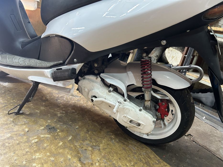 Aprilia sr/yamaha aerox/mbk/Априлия леонардо
