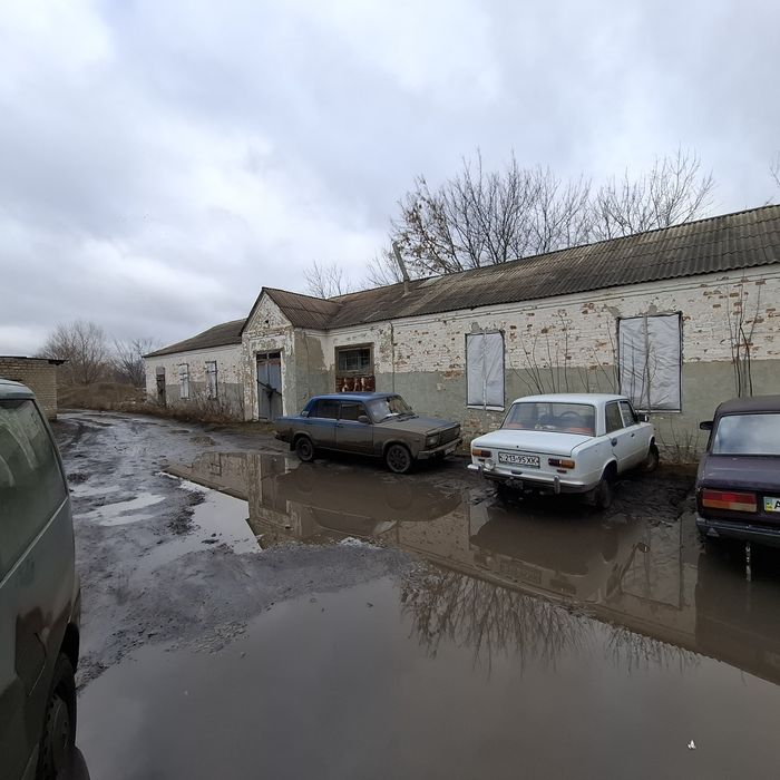 Сдам в аренду помещение на рынке город Барвенково