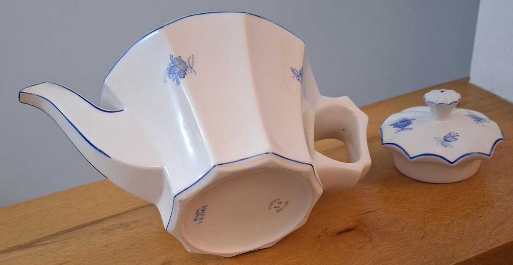 Bule Art Deco em porcelana Coimbra S.P., decoração floral azul
