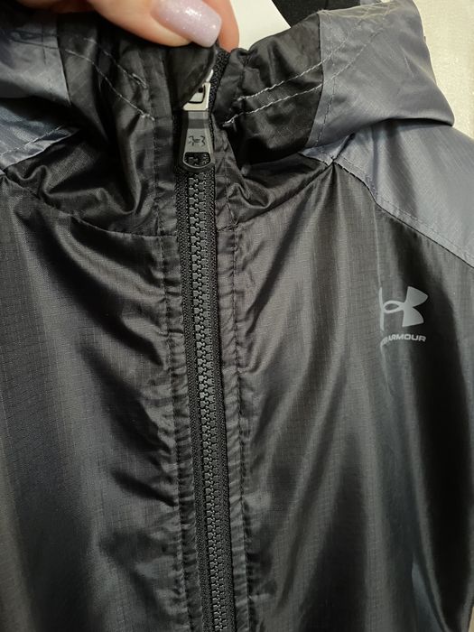 Куртка ветровка на флісі Under Armour 8/9 років