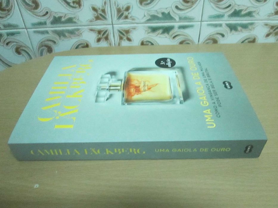 Uma Gaiola de Ouro de Camilla Läckberg (oferta de portes)