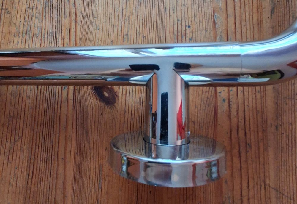 Uchwyt łazienkowy stalowy  kątowy  32 mm