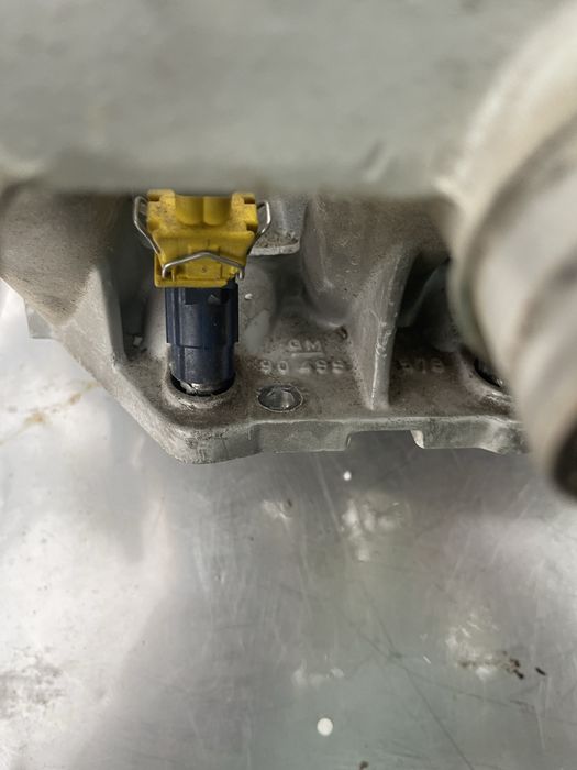 Впускной коллектор Opel v2.5l