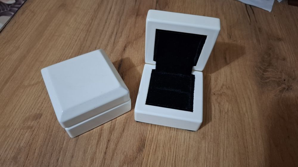 Футляр для каблучки