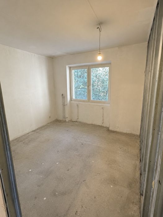 Magazyn 30m2 prywatny parking brama zamykana