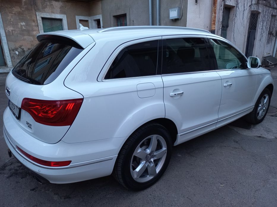 Audi Q7  продам