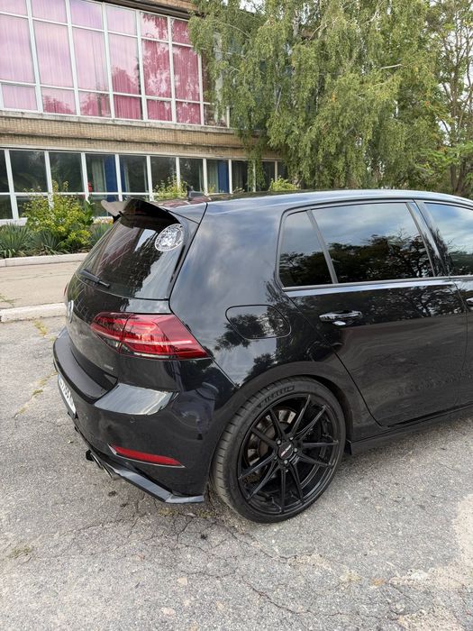 Продам Volkswagen Golf R