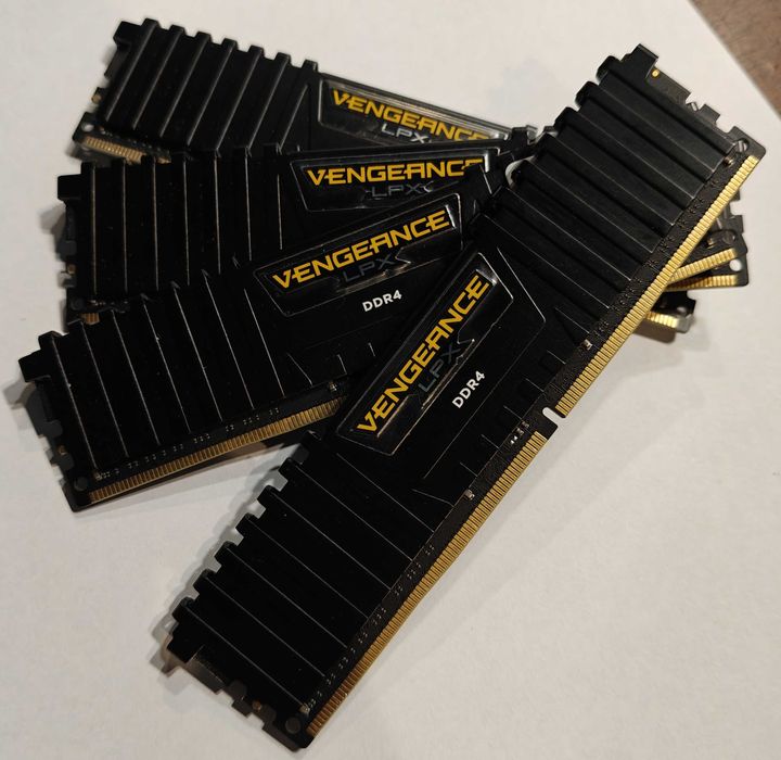 Corsair Vengeance LPX DDR4/ 4x8GB (32GB)/3200MHz/ Opóź. 16--18--18--36