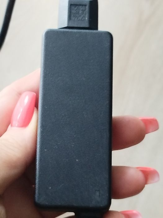 Zasilacz do laptopa