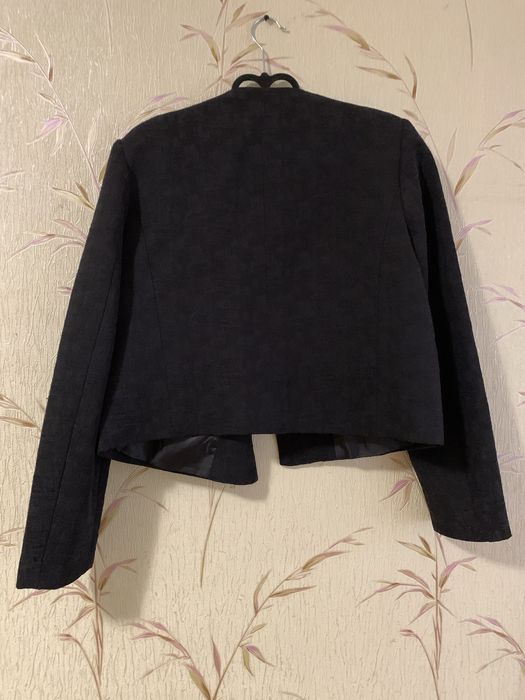Вкорочений жакет Zara