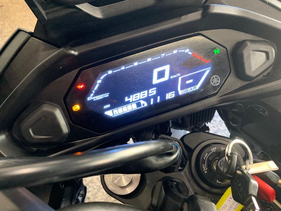 Yamaha MT 700 Tracer de 2022 Optimo Estado 4900 Kms Top case
