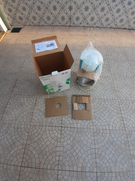 Cafeteira elétrica Rayola nova com caixa.