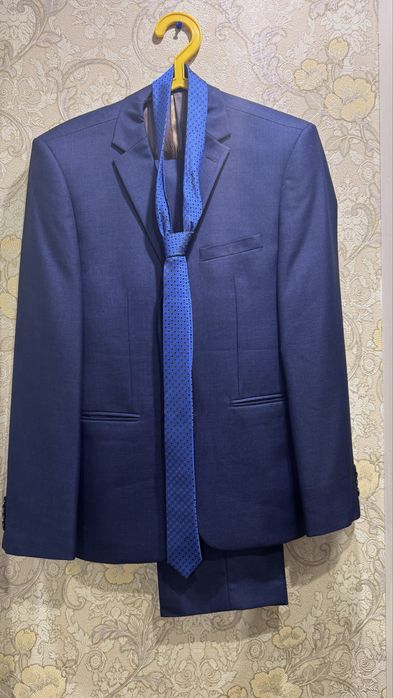 Продам костюм весільний