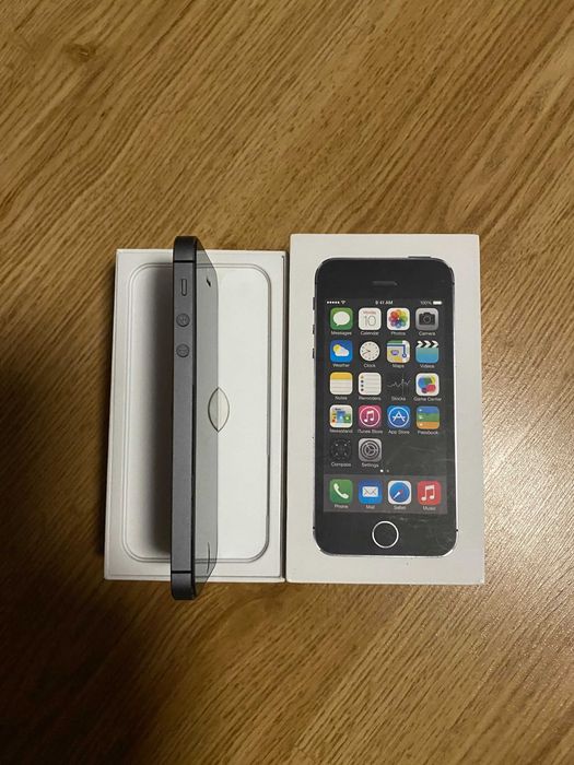 Продам Телефон Айфон iPhone 5 11