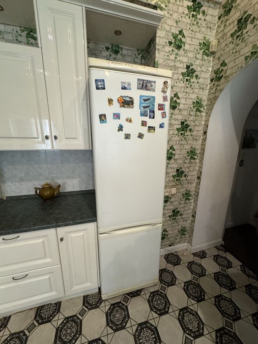 Продам рабочий холодильник