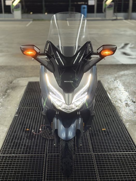 Honda forza 300