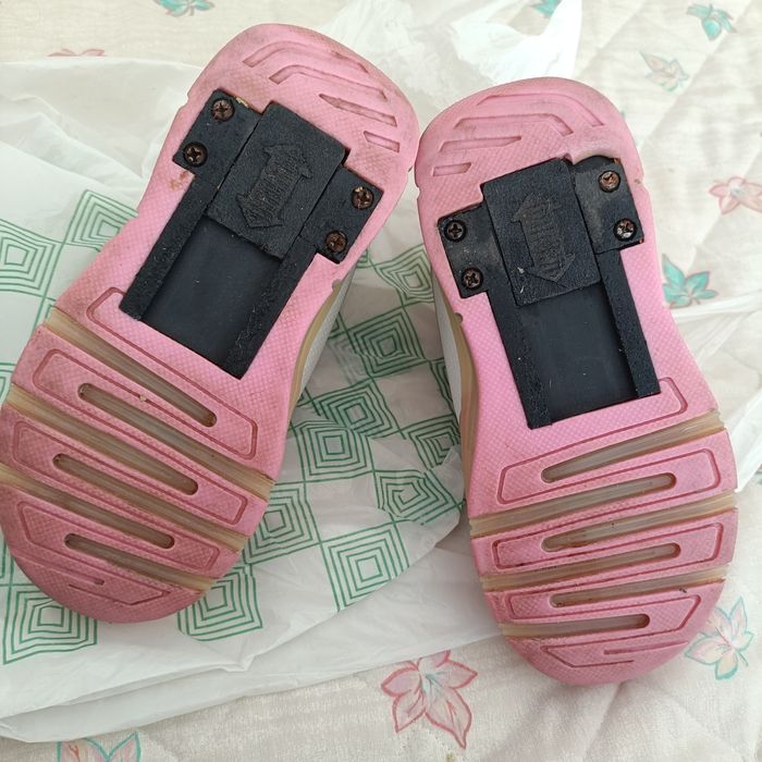 Tênis menina patins Skye