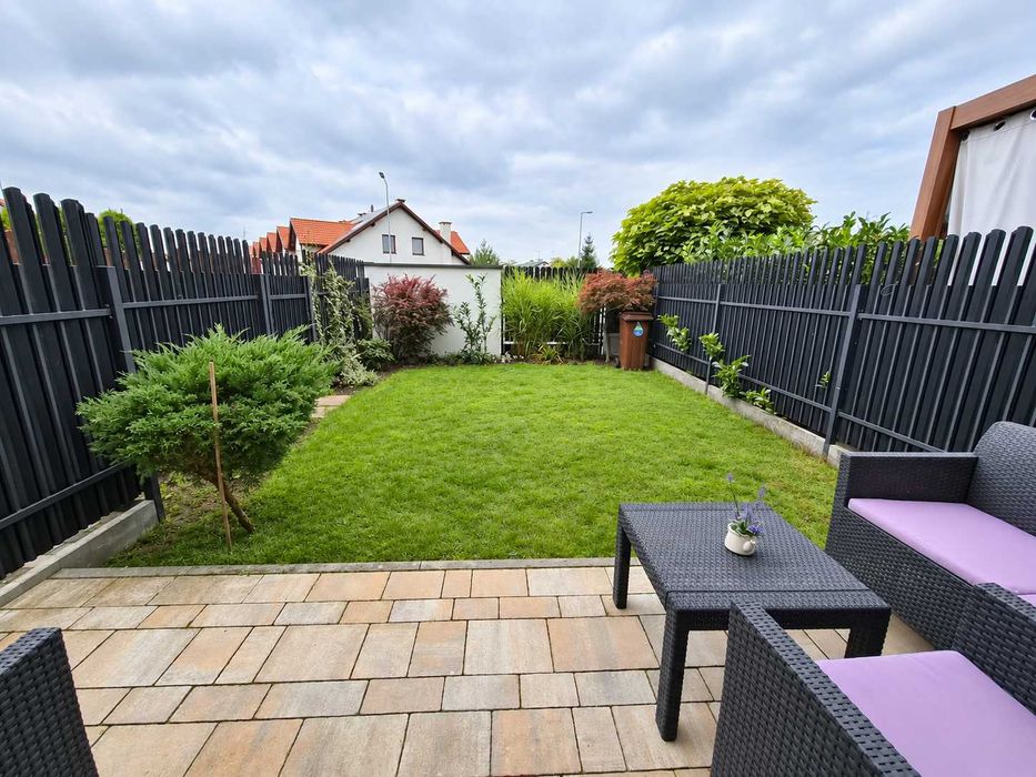 Nowoczesna szeregówka 61 m² + poddasze | 4 pokoje | ogród | 2 miejsca